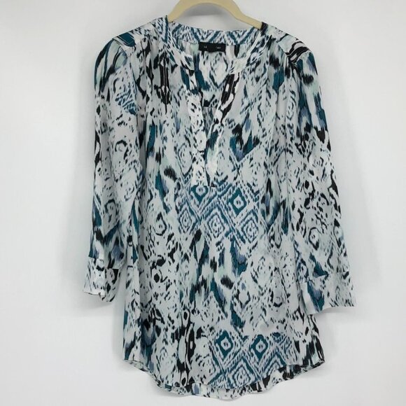 Le chateau blue white abstract print 3/4 sleeve blouse notch V neck - Picture 14 of 14